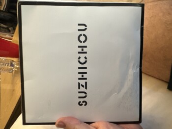 消费者安全报告 Unordered scarf Carrie Bonkiewcz sending me a woman’s scarf and my wife died 5 months ago. We didn’t... 照片 #1