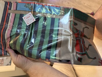 消费者安全报告 Unordered scarf Carrie Bonkiewcz sending me a woman’s scarf and my wife died 5 months ago. We didn’t... 照片 #2