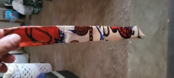 I ordered a kayak off Facebook for $69.95 and got what appears to be a silk bow tie Foto #1