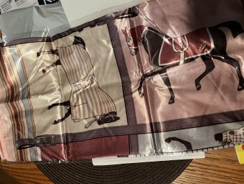 消费者安全报告 An unordered delivery from Brian Jarvis I also got this ugly scarf that I did not order but fear I a... 照片 #2