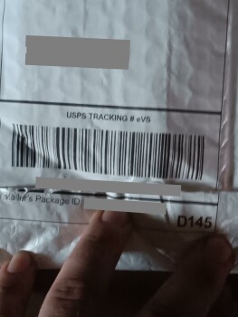 Informe de seguridad del consumidor Sent me wrong item I ordered something from tic toc and paid for express shipping. Recieved wrong it... foto #2