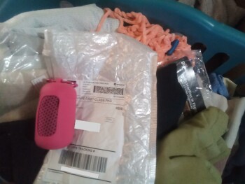 Consumer Safety Report Online Scam Unordered package from Faye Tenhet www, I received an unordered package from Faye Tenhet... photo #2