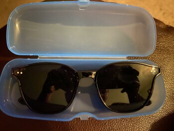 Consumer Safety Report Online Scam Received a cheap plastic pair of sunglasses instead of beach chairs that I ordered. The... photo #2