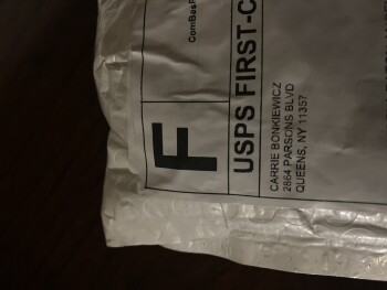 Rapport de sécurité du consommateur Scam Alert I received an order from Carrie Bonkiewicz and it was a pair of sunglasses in a cheap pla... photo #2