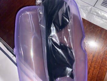 Rapport de sécurité du consommateur Scam Alert I received an order from Carrie Bonkiewicz and it was a pair of sunglasses in a cheap pla... photo #1