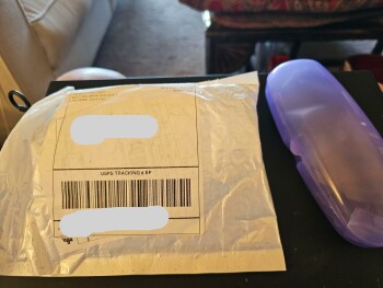 I received a pair of sunglasses from this company that I did not order. Foto #1