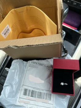 I received this package 📦 and I didn’t order this… I don’t even know who they area foto #1