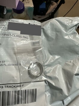 I have received a ring that I didn’t order from photo #1