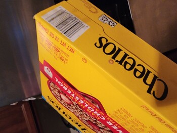 Reseña del consumidor - Seguridad alimentaria Cheerios, Publix Pharmacy at Lake Nona Creekside, Lake Nona Boulevard, Orlando, Florida, USA Bloatin... foto #1