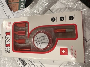 I ordered a kids play house and received a phone charger. Fraudulent photo #1