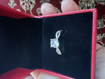 I order package of dresses from China and I received this ring instead of my order photo #1