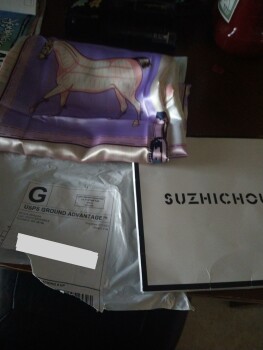 Unordered a house scarf 照片 #1