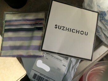 My mother received a scarf she didn’t order from Faye Tenhet photo #1