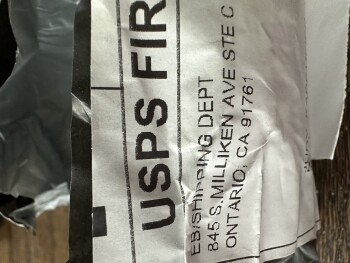 消费者安全报告 Ring Received I received a small package from 
EB shipping 
845 S.Millikan Ave Ste C
Ontario CS.... 照片 #1