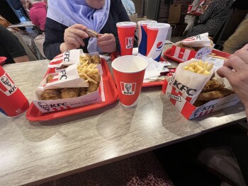 Hobyar, KFC, Yalı Köşkü Cd. No: 22/1, 34112 Fatih/İstanbul, Türkiye photo #1