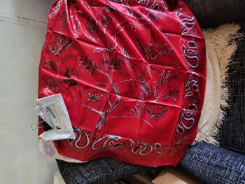 Red silk scarf did not order photo #1