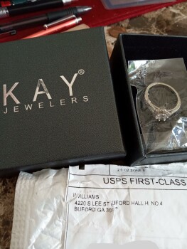 Fake ring in Kay's box foto #1