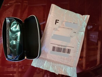 消费者安全报告 Scam I ordered a knife set and instead received a cheap pair of sunglasses 2-3 months later from hop... 照片 #1