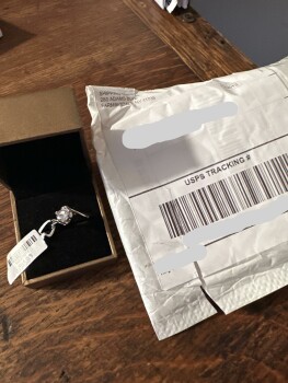 A package from global geological research academy Foto #1