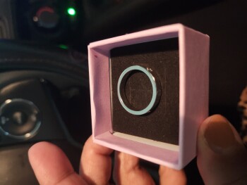 I ordered a purse online but I received a fake cartier ring instead. I was charged $58 for that. foto #1