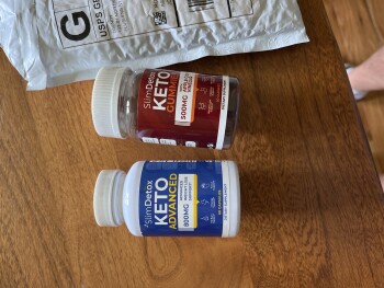 Just got 2 bottles of slim detox that I didn’t order صورة فوتوغرافية #1