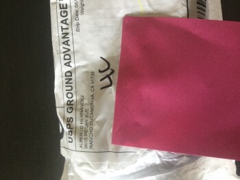 Sent some ugly sunglasses in a case. They are advertising goods from bed bath and beyond going out of business sale. foto #1