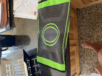 I never ordered a knee brace. photo #1