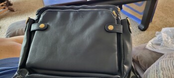 Rapport de sécurité du consommateur I am reporting Unordered package I recieved purse I did not order from Mark cadicamo from above addr... photo #2