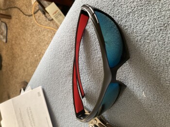 消费者安全报告 Unordered Package I received a pair of sunglasses I did not order. It was from”Jane” at 371 little f... 照片 #1