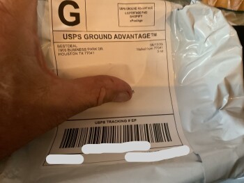 Verbrauchersicherheitsbericht Fraud Received a package I did not order usps ground tracking number 930012406422559604**** a cheap... Foto #4