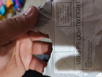 تقرير سلامة المستهلك Pkg that I did not from Jane Received an ugly looking scarf. صورة فوتوغرافية #1