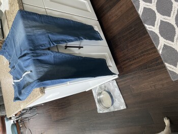 Informe de seguridad del consumidor Scam from Carrie Bonkiewicz I order Judy Blue capris. They took forever and when I questioned delive... foto #1