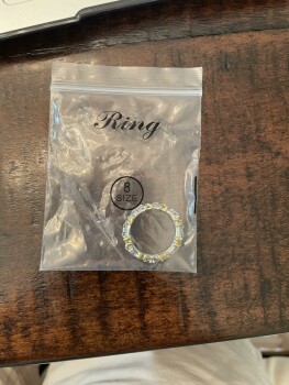 Relatório de segurança do consumidor Unordered ring I received a ring that is too big and I need to return it and get credit.It has been... foto #3