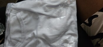 消费者安全报告 Unordered Package Received a 4xl white t-shirt that I did not order from Bradley Borel 1840 E. 27th... 照片 #1