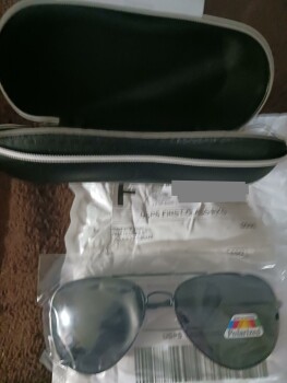 Unknown package sent by Stephanie Bowe 照片 #1