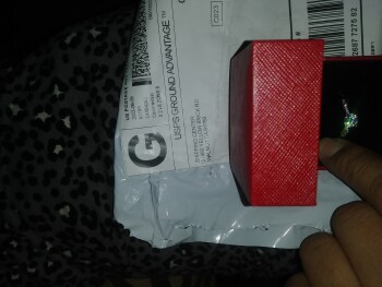 I received a ring..I have no clue. Never ordered Foto #1