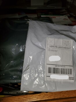 Relatório de segurança do consumidor A package I got a package with a women's top in it size XXL
I don't know whats in it or on it but i... foto #2