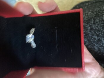 消费者安全报告 Did not ordet  sender I got ring I did not purchase!

Im in Garfield Avenue, Milford, OH, USA 照片 #1