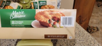 Bericht über die Lebensmittelsicherheit der Verbraucher Marie Callenders chicken pot pie, Sam's Club, Fort Meade, FL, USA We purchased a 8 pack box of Marie... Foto #4