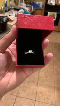 Rapport de sécurité du consommateur Eeceived a Moissanite ring that I did not order from Best Deal LLC It’s simple. I received a package... photo #1