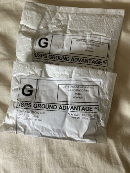 消费者安全报告 Family Medical in Bayside NY I received 2 packages with small charging cables I did not order 照片 #1