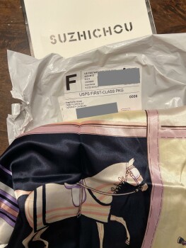 A silk scarf I didn’t order from “Stephanie Bowe” in Downey, CA 照片 #1