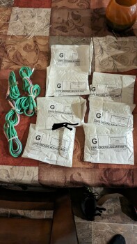 消费者安全报告 Several 3 way USB cords being sent to my Mom address and she never ordered nor purchased these My Mo... 照片 #3